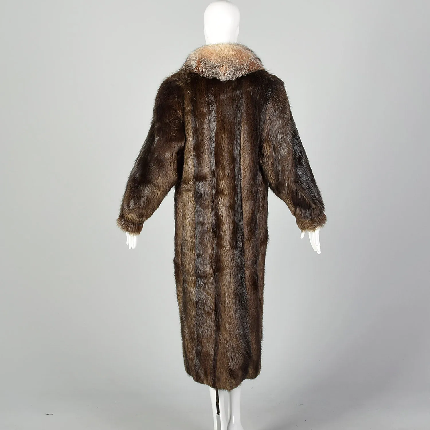 Medium 1980s Brown Long Hair Beaver Fur Coat